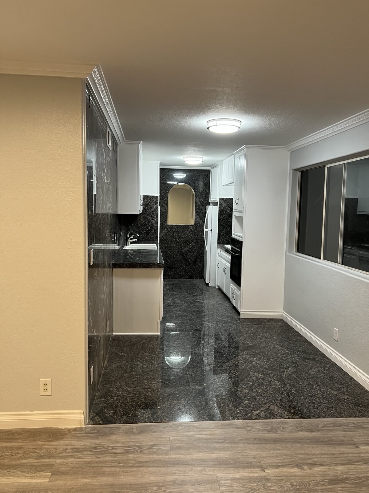 Building Photo - 6160 Whitsett Ave