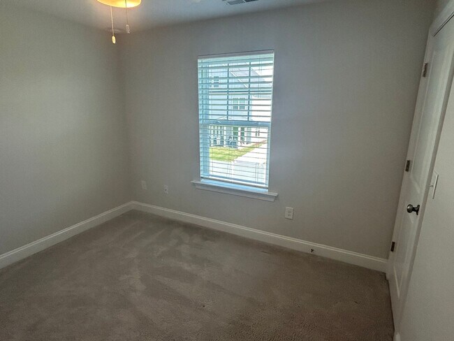 Building Photo - 3 Bed | 2.5 Bath House in Holly Springs