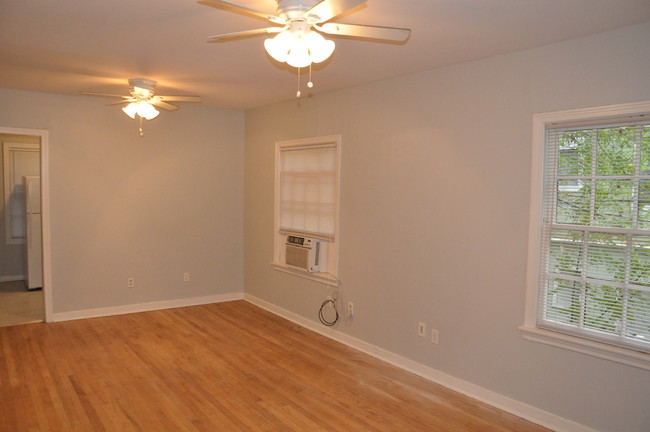 Dining Area - 1027 Bellevue Pl