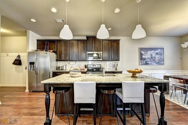 Building Photo - 2245 Black Pebble Cir