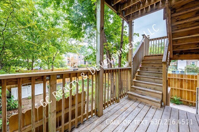 Building Photo - 6433 S Vernon Ave