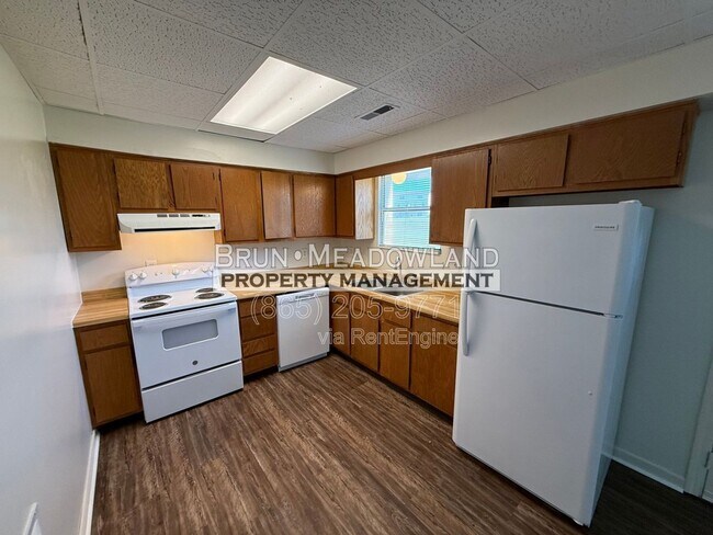 Building Photo - 1921 Meadowland Ln