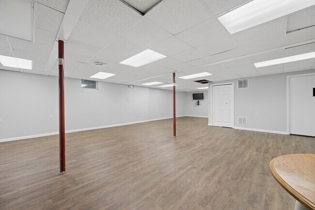 Building Photo - 12350 Jesse Smith Rd
