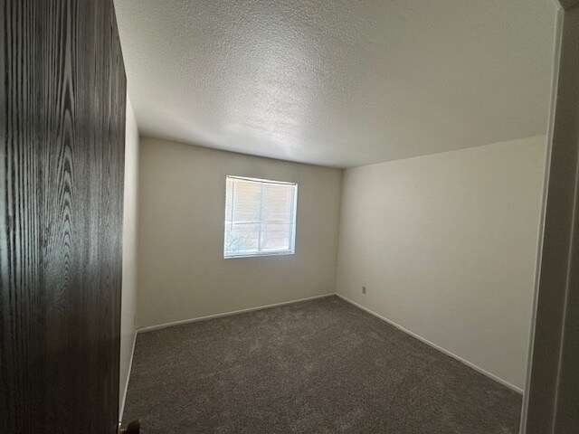 Building Photo - HOUSE FOR RENT