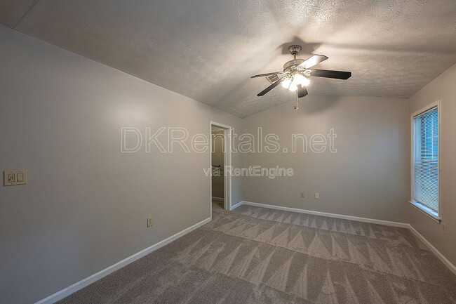 Building Photo - 2680 Pine Tree Rd NE