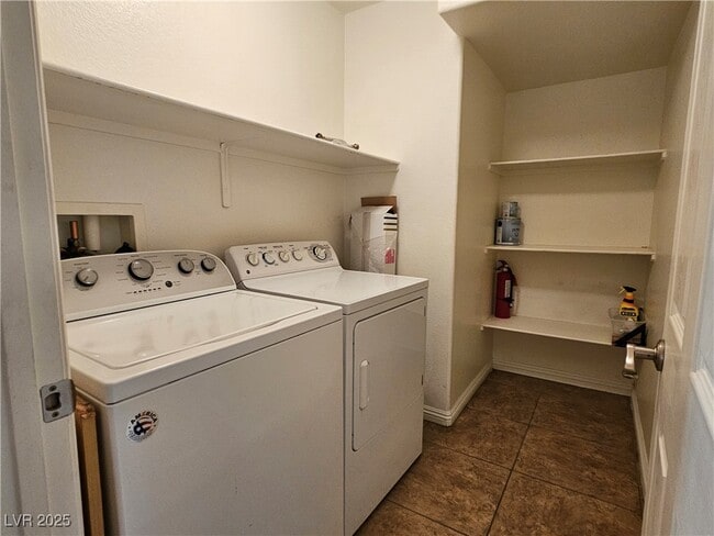 Building Photo - 5545 Dueces Wild Ct