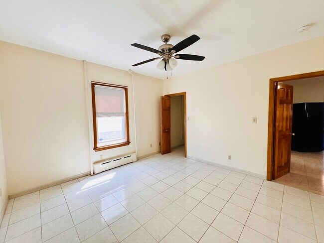 Building Photo - 34 Medford St