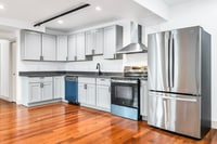 Building Photo - 2 Charles St