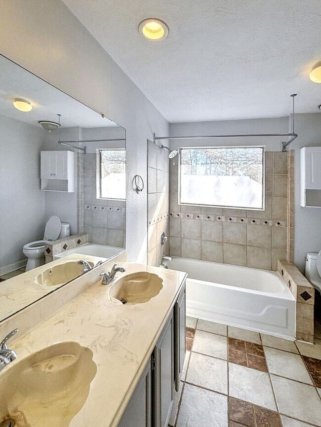 Building Photo - 4330 Meadow Springs Dr