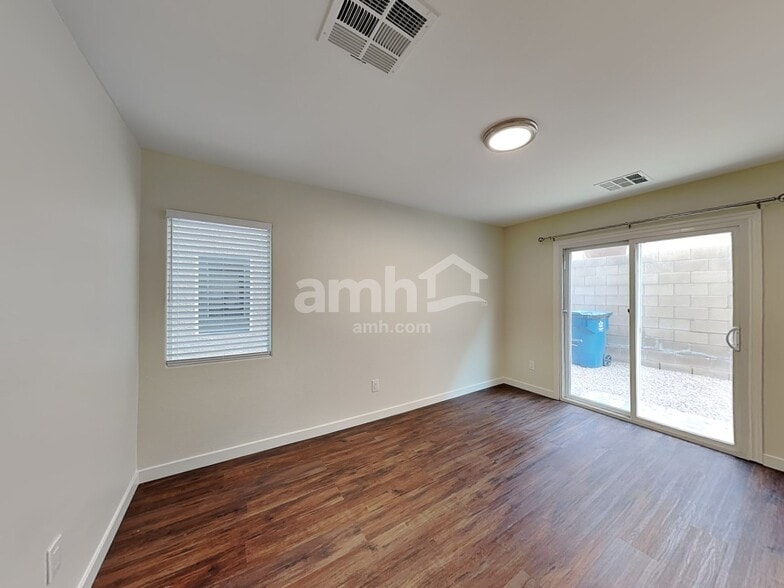 Building Photo - 9347 Brigham Ave