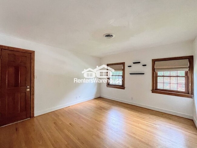 Building Photo - 2925 Duke of York Dr