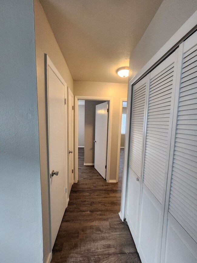 Building Photo - 4303 Ericson Dr