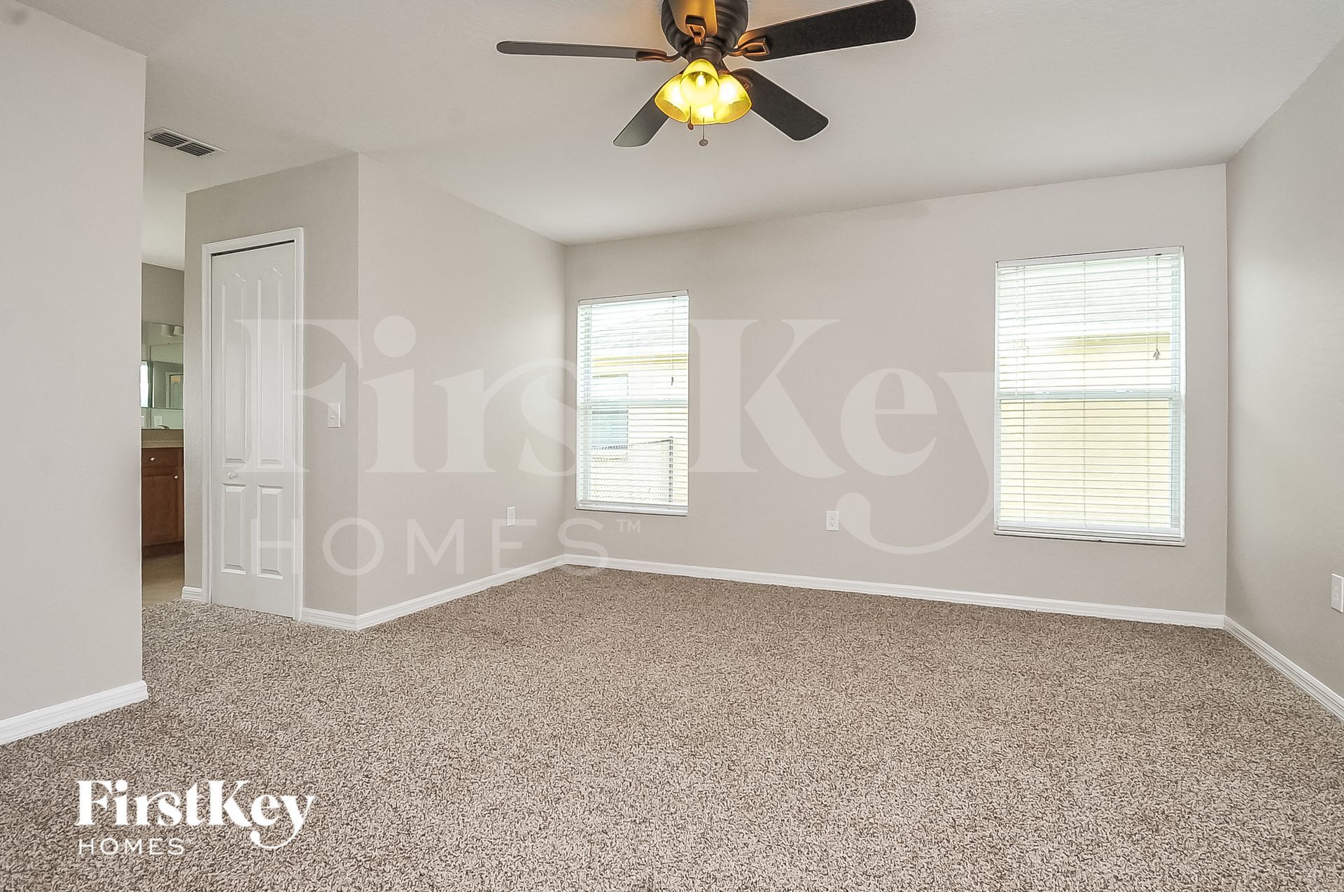Building Photo - 5203 Ashwood Dr