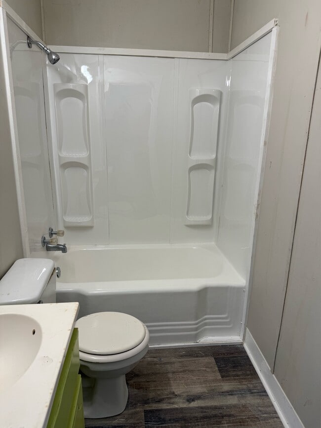 Building Photo - 155 W 10th St