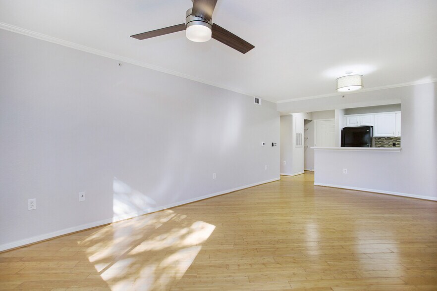 Building Photo - 8271 Key Royal Cir