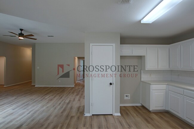 Building Photo - Available Now! Stunning 4 Bed 2 Bath Home in Flint, Tx! Whitehouse ISD!