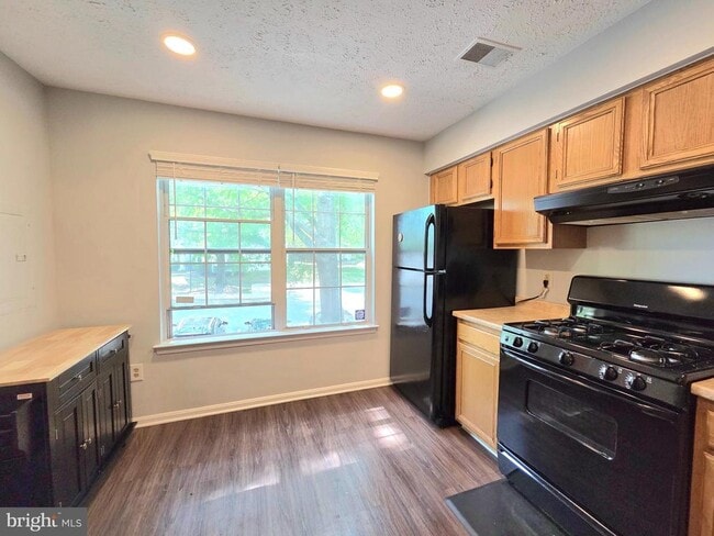 Building Photo - 7266 Mahogany Dr