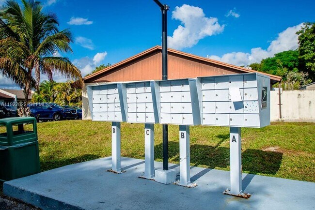 Building Photo - 5240 SW 139th Pl