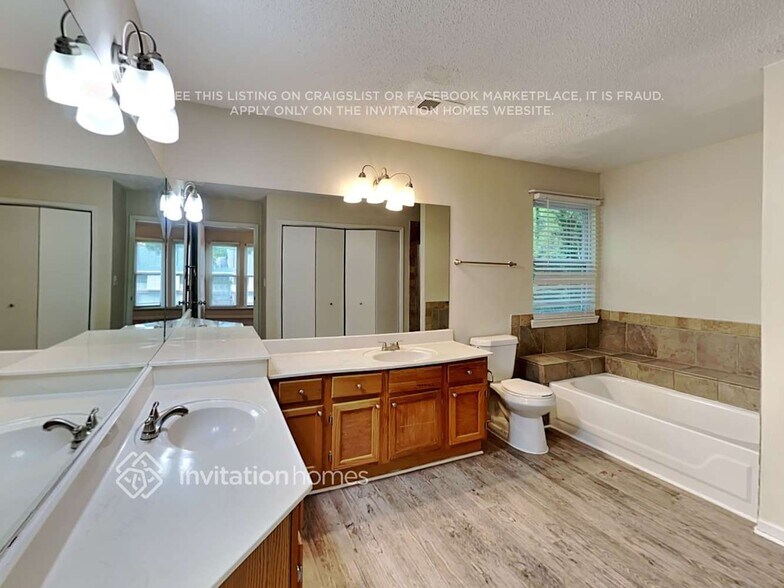 Building Photo - 1213 Realm Ln
