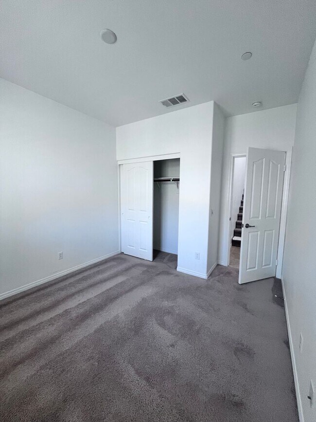 Building Photo - 4040 Obsidian Rd