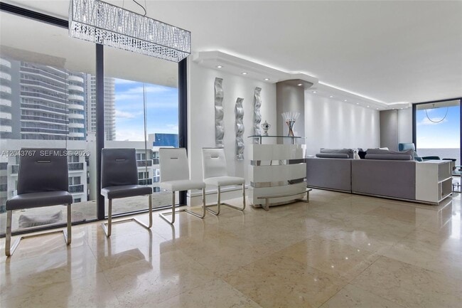 Building Photo - 6061 Collins Ave