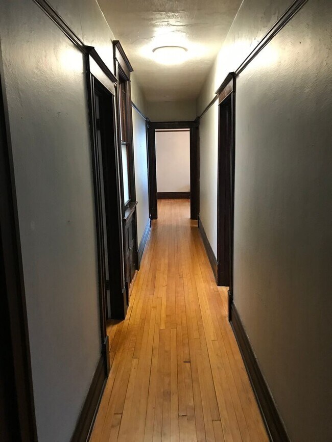 Building Photo - 715 S Phillips Ave