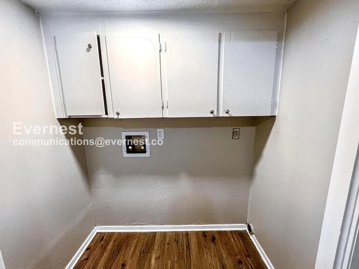 Building Photo - 8917 Tanya Dr