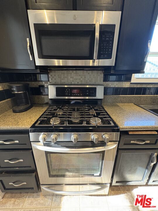 Building Photo - 2417 Andreo Ave