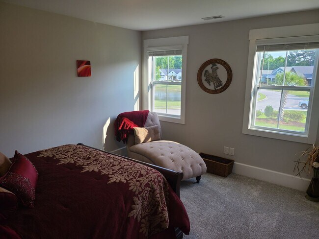 Building Photo - Gorgeous 4 Bedroom, 2.5 bath in Summerhouse community - Holly Ridge