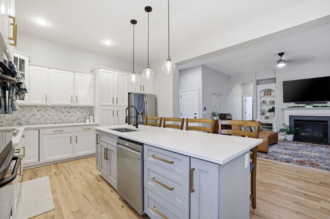 Building Photo - Welcome Home to 8626 Sagekirk Ct
