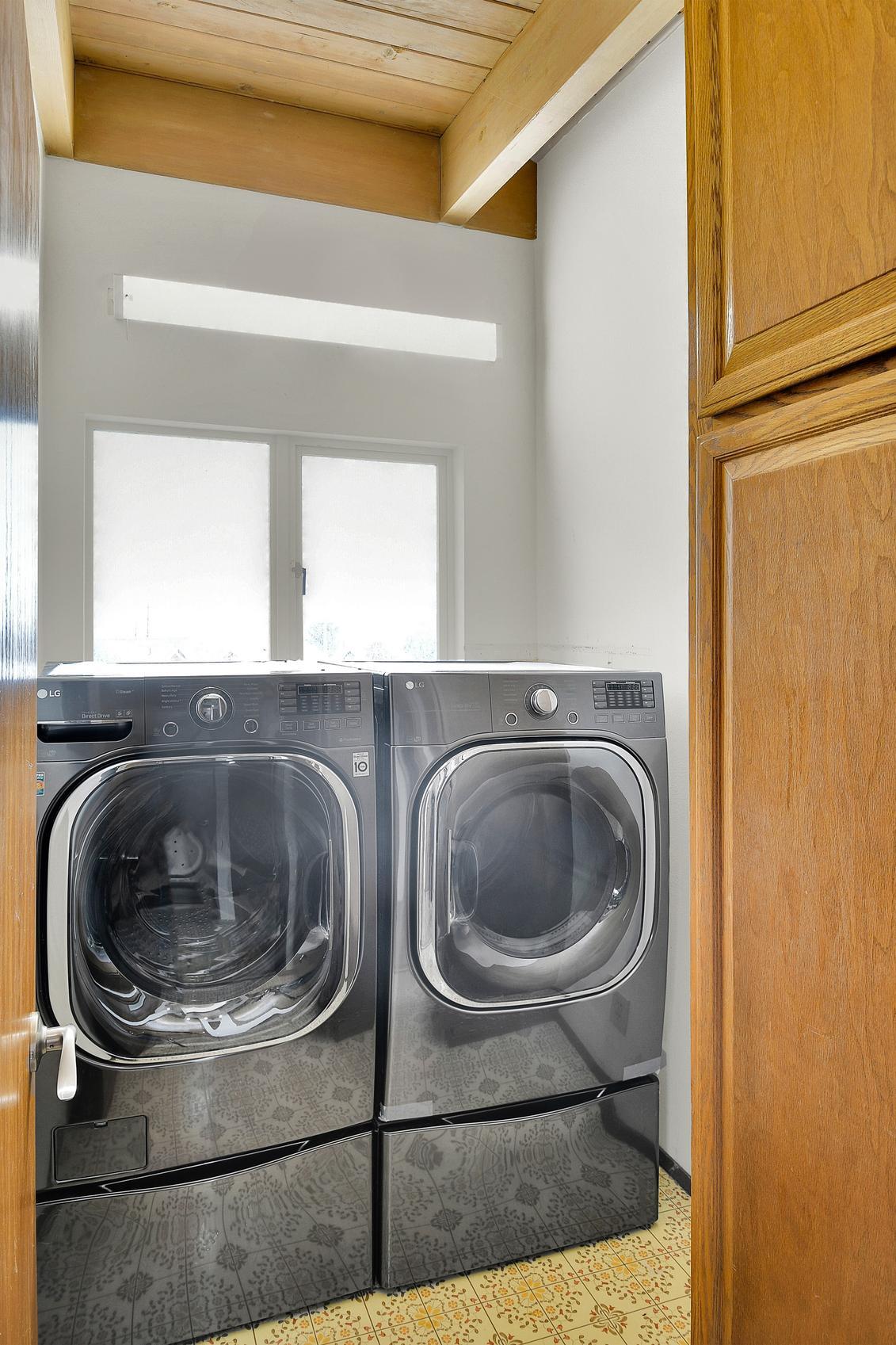 Building Photo - 8240 S 114th St