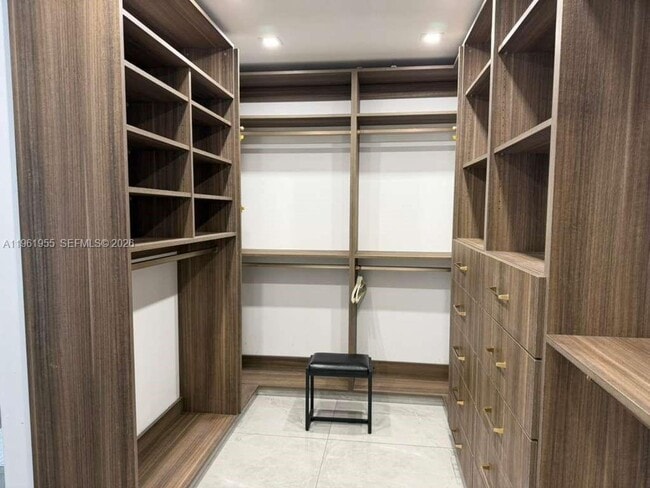 Building Photo - 2121 N 57th Terrace