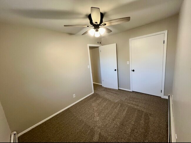 Building Photo - 1207 Rosewood Dr NE