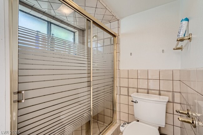 Building Photo - 5945 N El Capitan Way