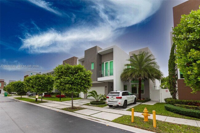 Building Photo - 10561 NW 68th Terrace