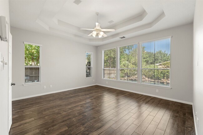 Building Photo - 118 Cezanne Woods Dr