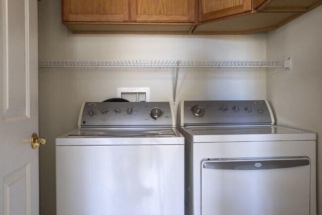 Building Photo - Pinellas Park, Gated Townhome Community 3/...