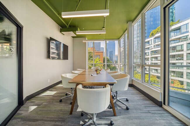 Building Photo - 388 Beale St