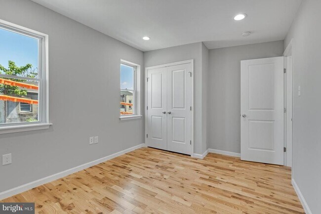 Building Photo - 410 Diamond St