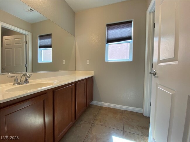 Building Photo - 5251 Sand Dollar Ave