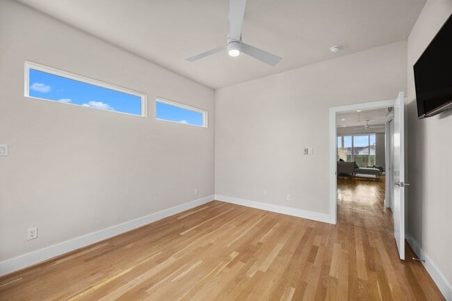 Building Photo - 4618 Nichols St