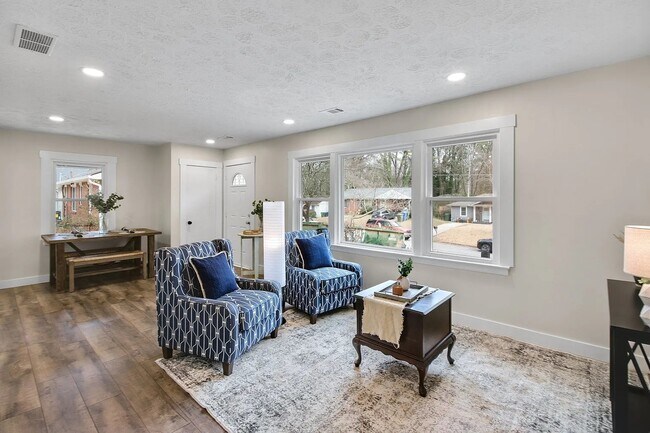 Building Photo - 488 Park Valley Dr NW