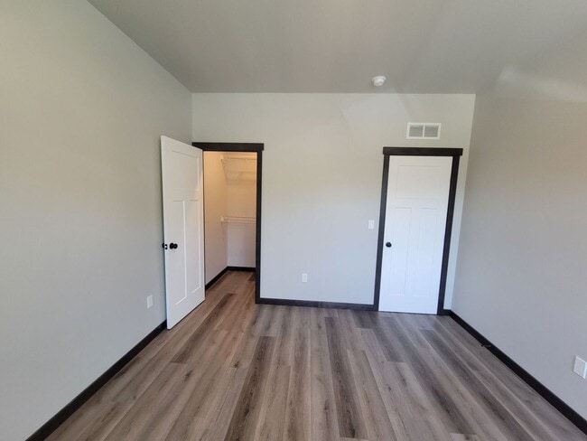 Building Photo - 3 Bedroom, 2 Bathroom Home in Priest River