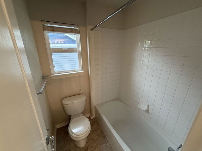 Building Photo - 8130 Lighthouse Ln