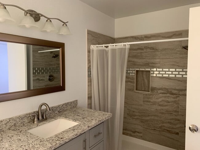 Building Photo - 4BD/2BA Home in Sacramento, CA!