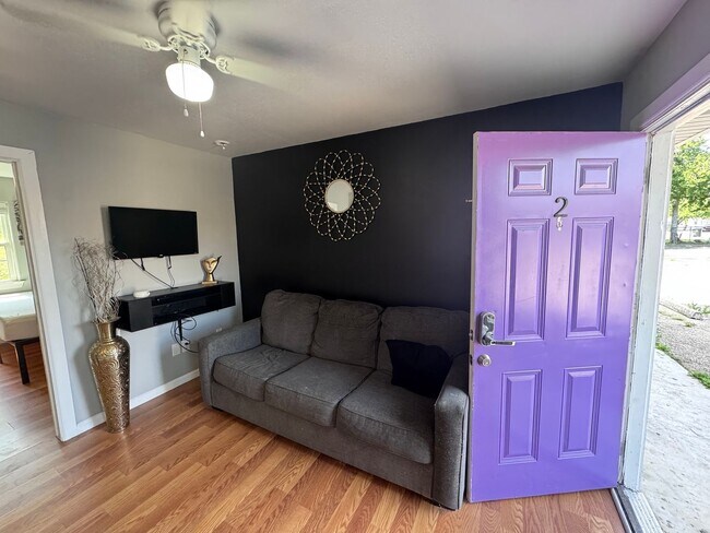 Primary Photo - 1402 N 2nd St