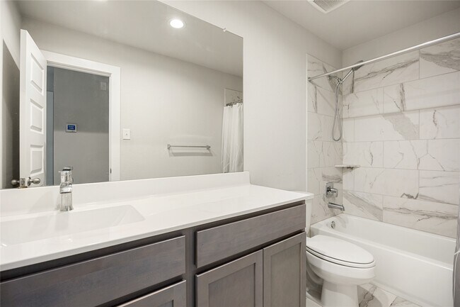 Building Photo - 27118 Peaceful Cv Dr