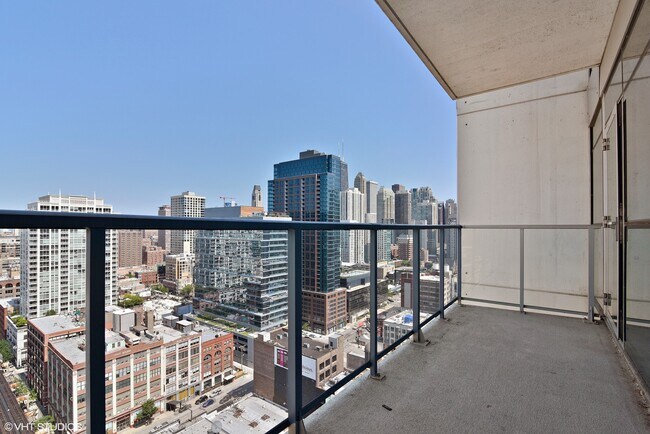 Building Photo - 303 W Ohio St