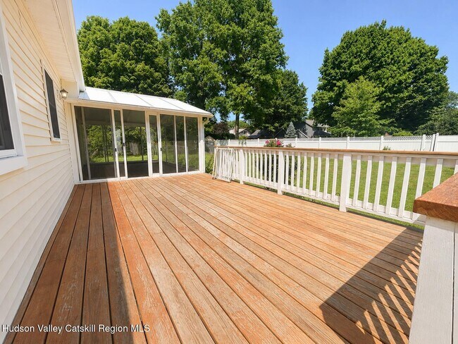 Building Photo - 4302 Genesee Dr