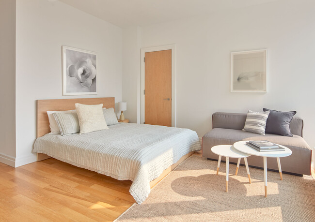 Interior Photo - Mercedes House